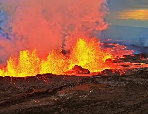 Mauna Loa fissure eruption and lava flow