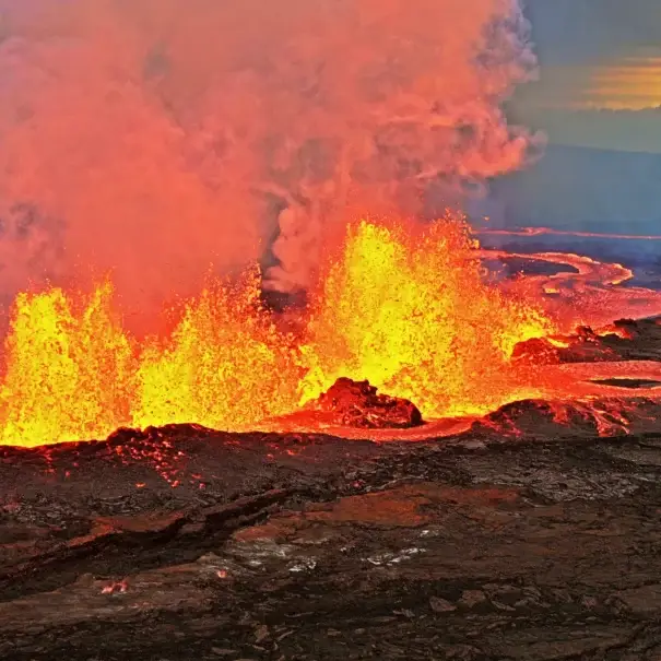 Mauna Loa fissure eruption and lava flow